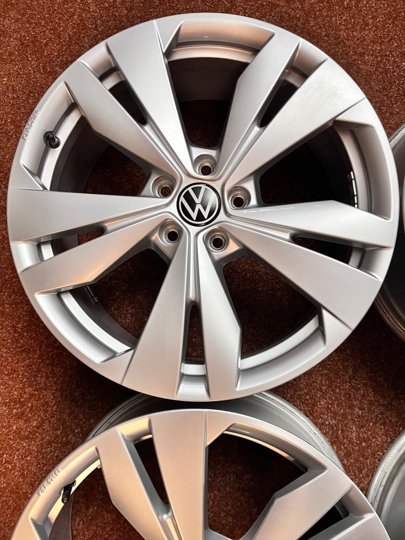 5x112 R19 VW ID3 ID4 originál hliníkové disky - ET 50 - TOP - 5