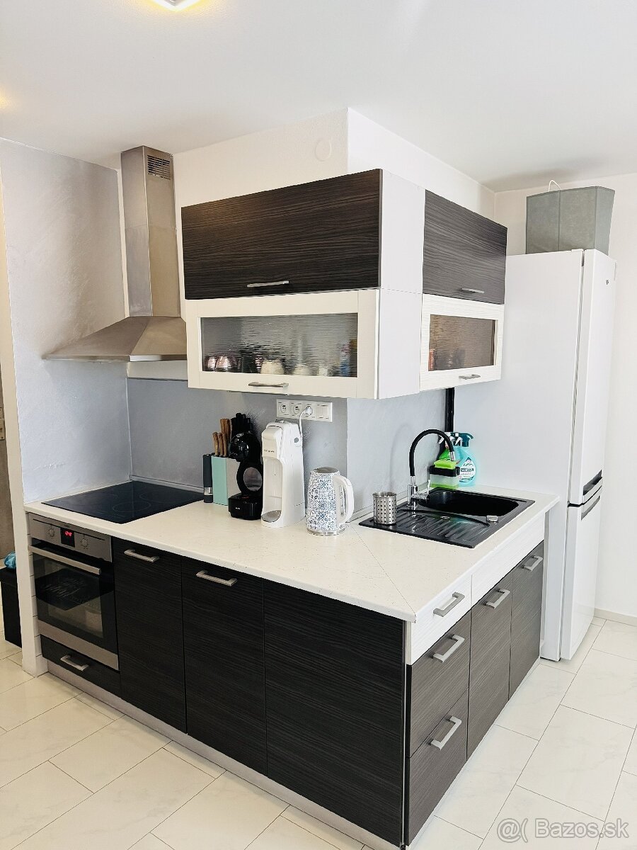 Na predaj zariadený 2i byt v centre mesta Malacky. - 5