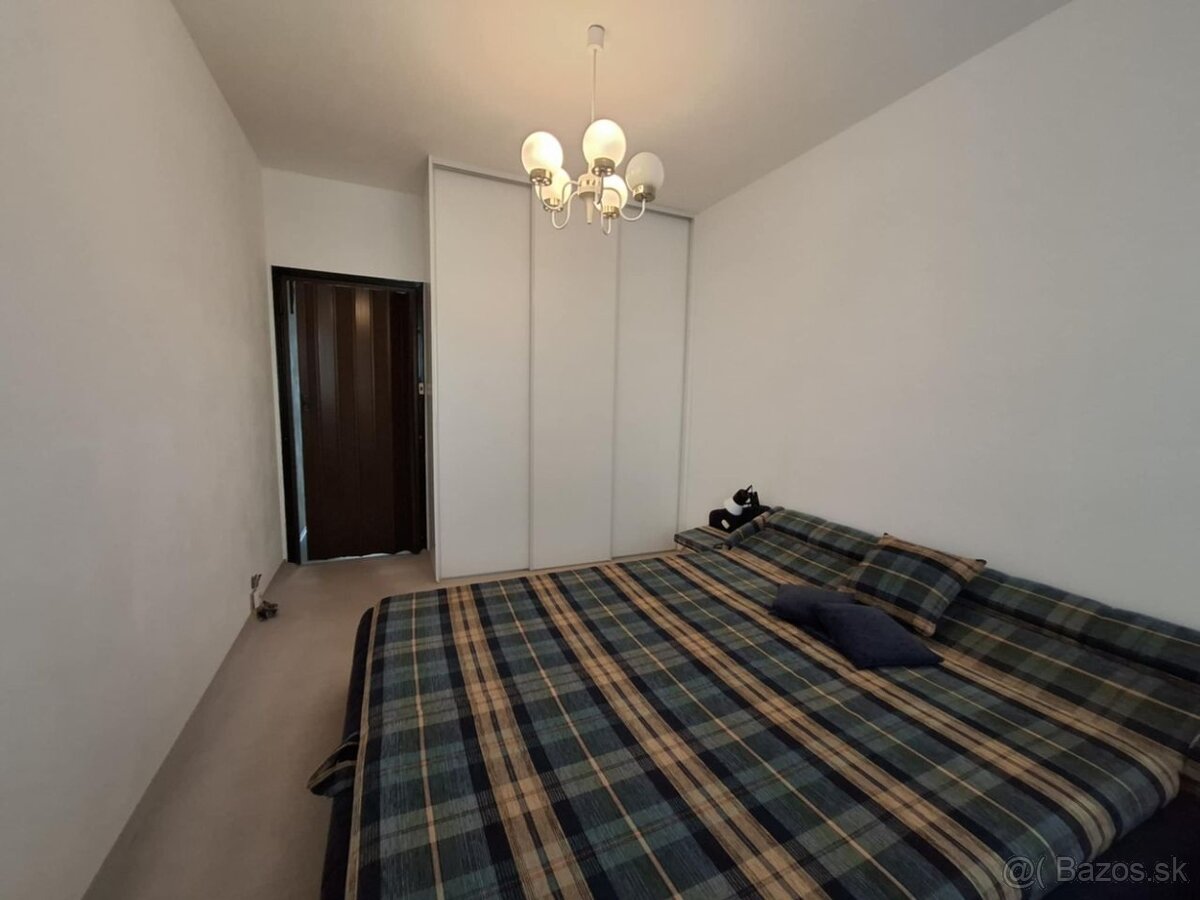 NA PREDAJ - 3 izb. byt s garážou, Prievidza - 5