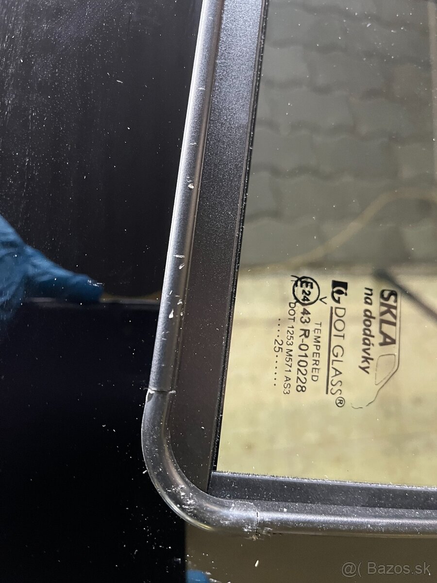 boční sklo iveco daily 2014 levé posuvné sklo vada - 5