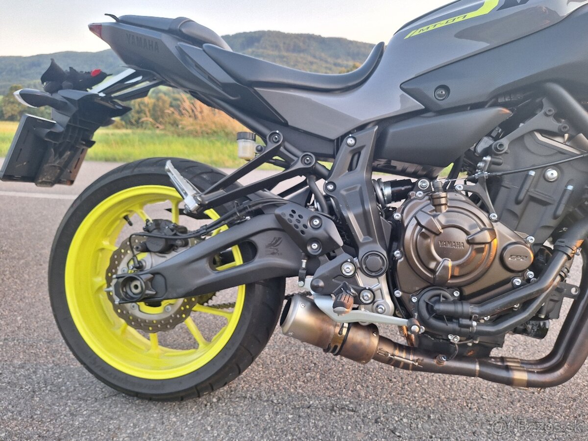 Yamaha mt 07 - 5