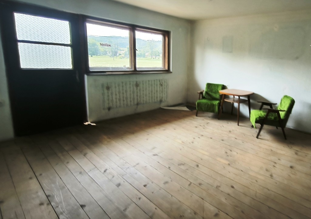 LIPOVANY -2-izbový víkendový domček na pozemku 1281 m2 - 5