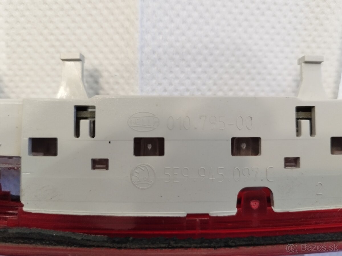 Škoda Octavia 3, Superb 3 - tretie LED brzdové svetlo. - 5