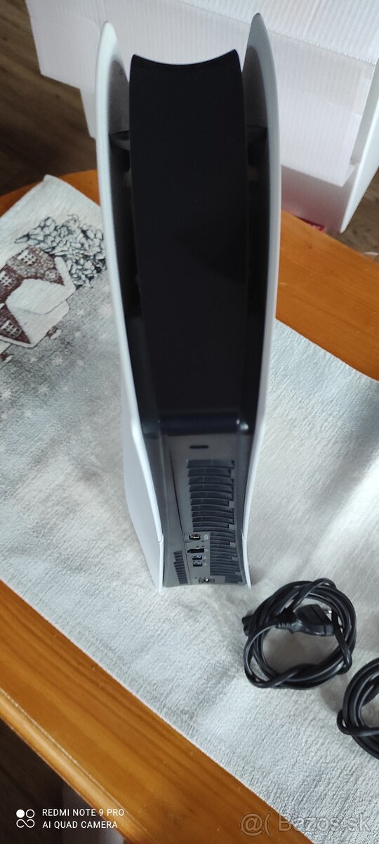 Playstation 5 slim (predam/vymenim) - 5