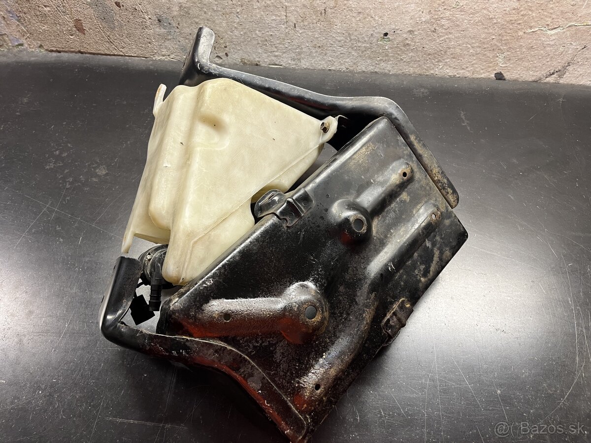 pajero 1 držiak akumulátora - 5