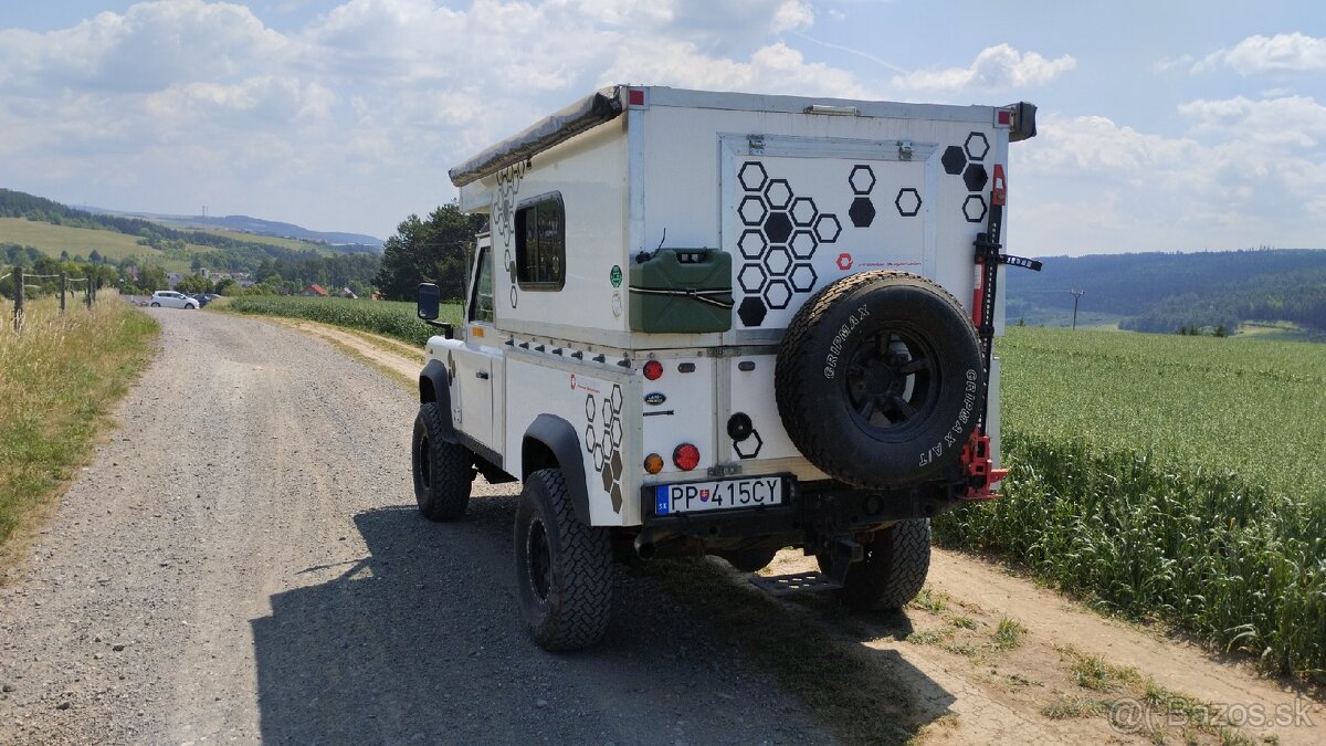 Land Rover Defender 110 puma