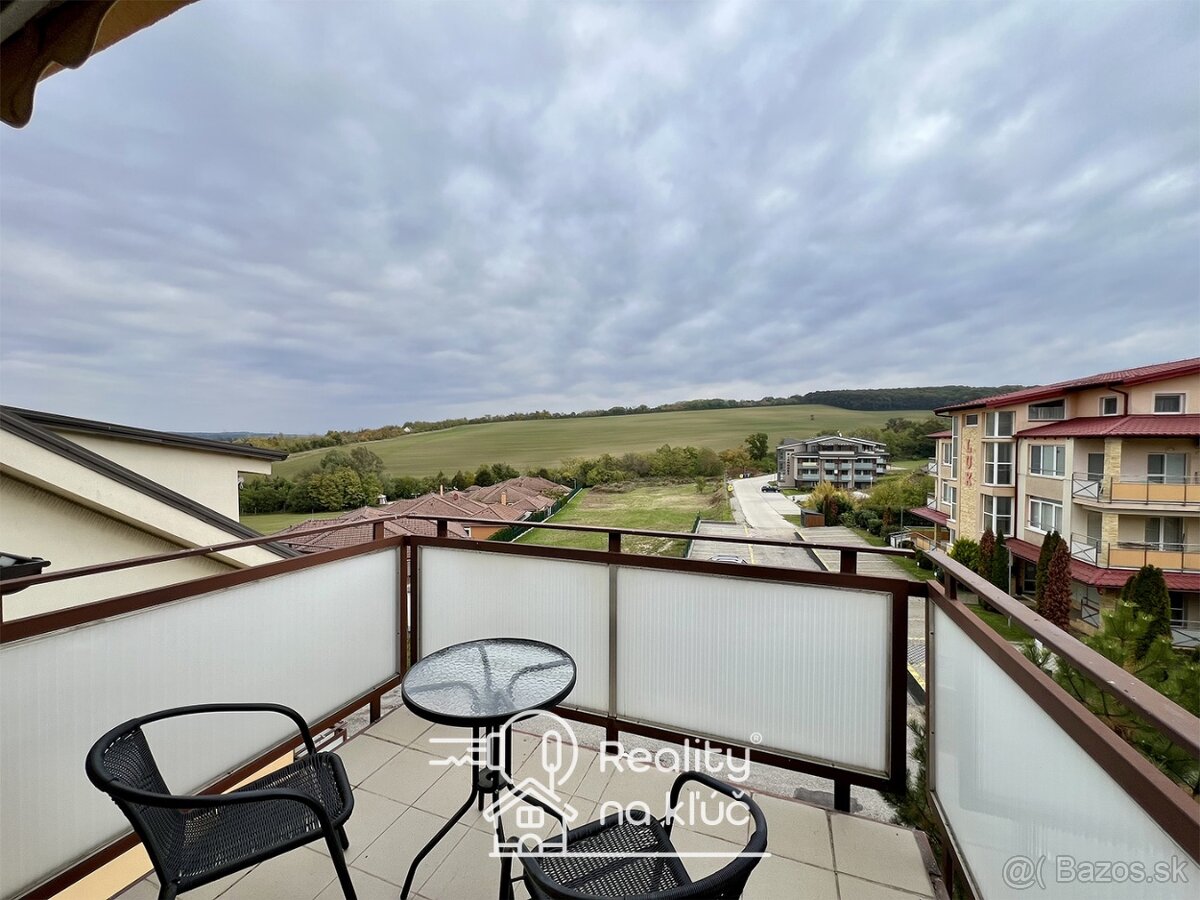 Na predaj dva zariadené 2-izbové apartmánové byty s balkónom - 5