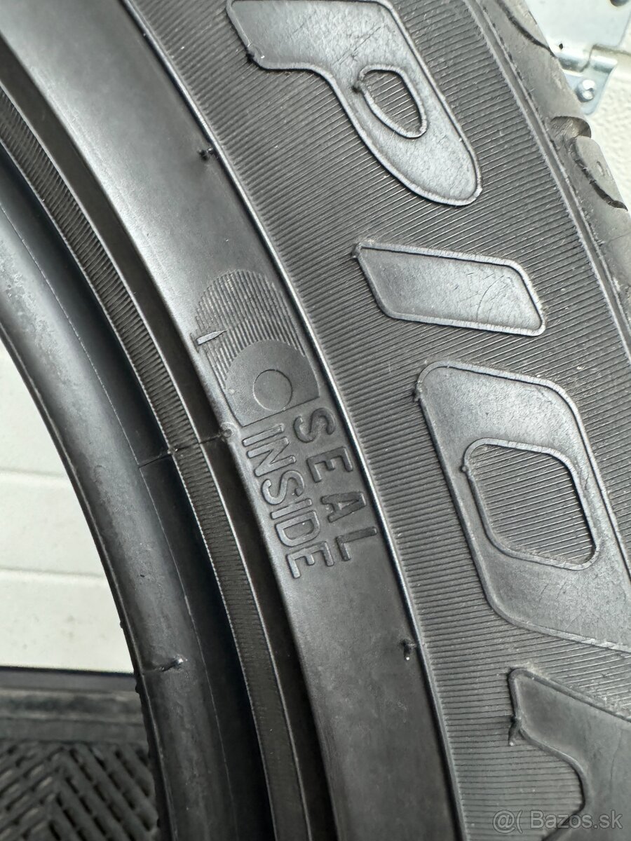 Pirelli Scorpion SEAL INSIDE 235/50 R19 6 mm DOT 1521 - 5