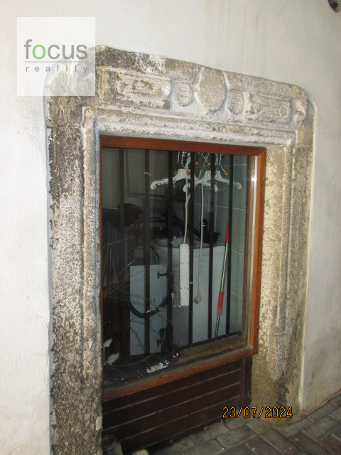 Obchodný priestor - nájom - Dolná ulica - 5