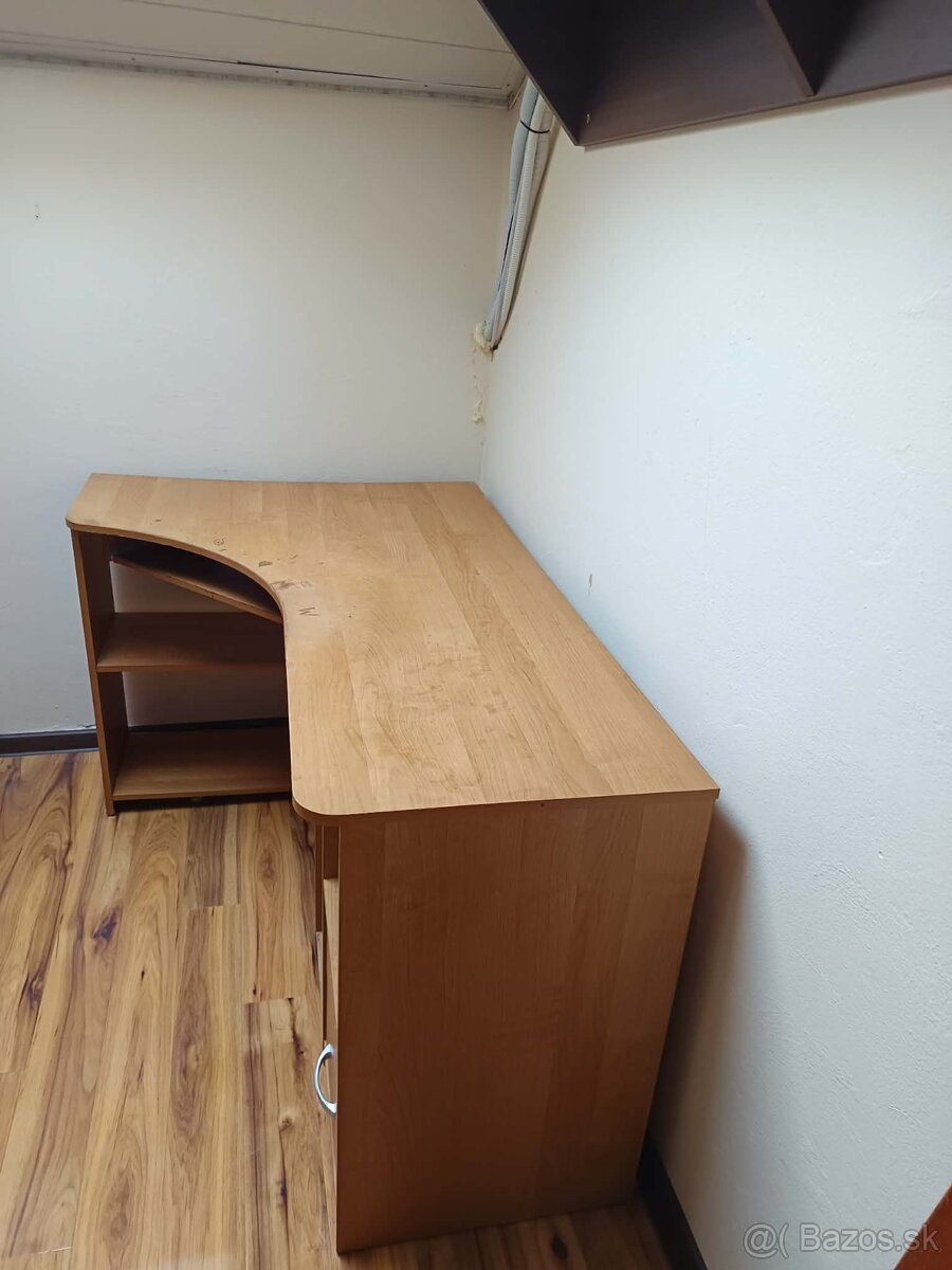 Pc rohový stolík. - 5