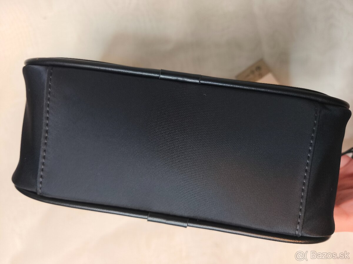 Čierna crossbody kabelka zn. Karl Lagerfeld - 5