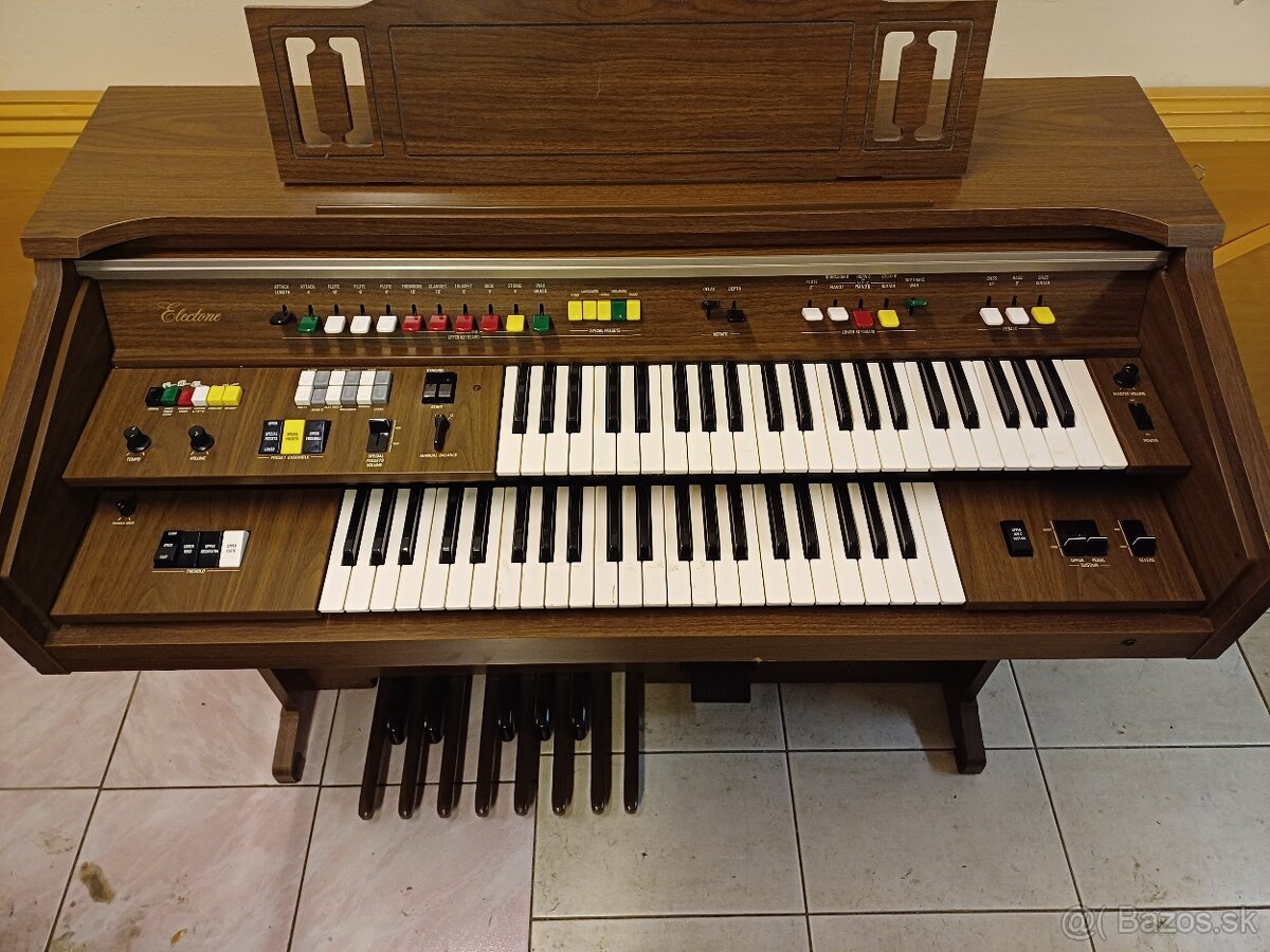 Orgán YAMAHA - 5
