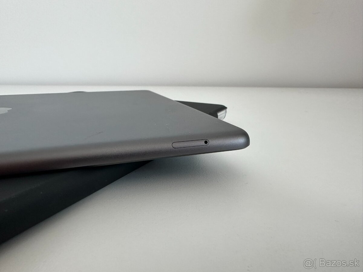 Apple iPad 8. generácia 128GB WiFi + Cellular - 5