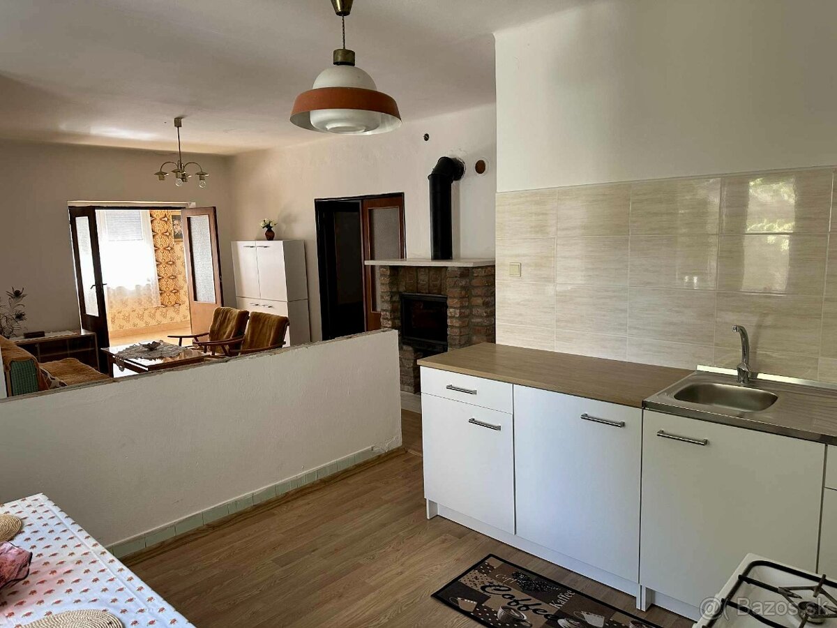 Na predaj 8-izbový dom v Bíni/Eladó 8 szobás ház - Bény - 5