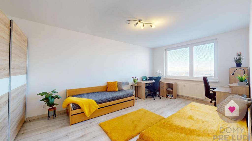 ZREKONŠTRUOVANÝ 3-IZBOVÝ BYT (74 m2) S BALKÓNOM, PIVNICOU, 2 - 5