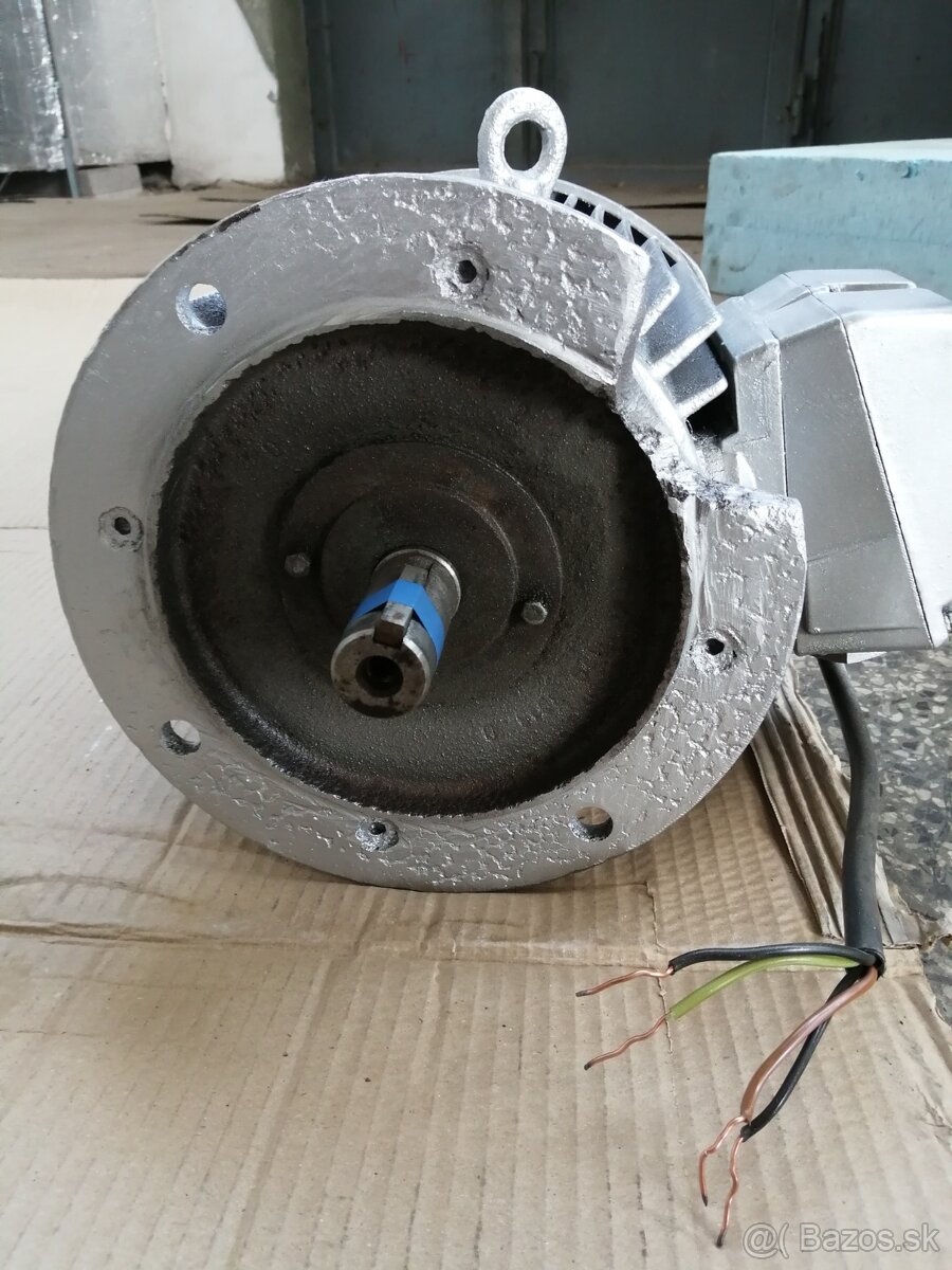 Elektromotor MEZ Mohelnice 3kW, 940 ot /min, 400V - 5
