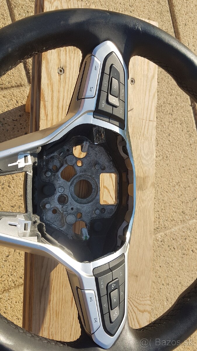 Predám multifunkčný volant na Passat B8 - 5