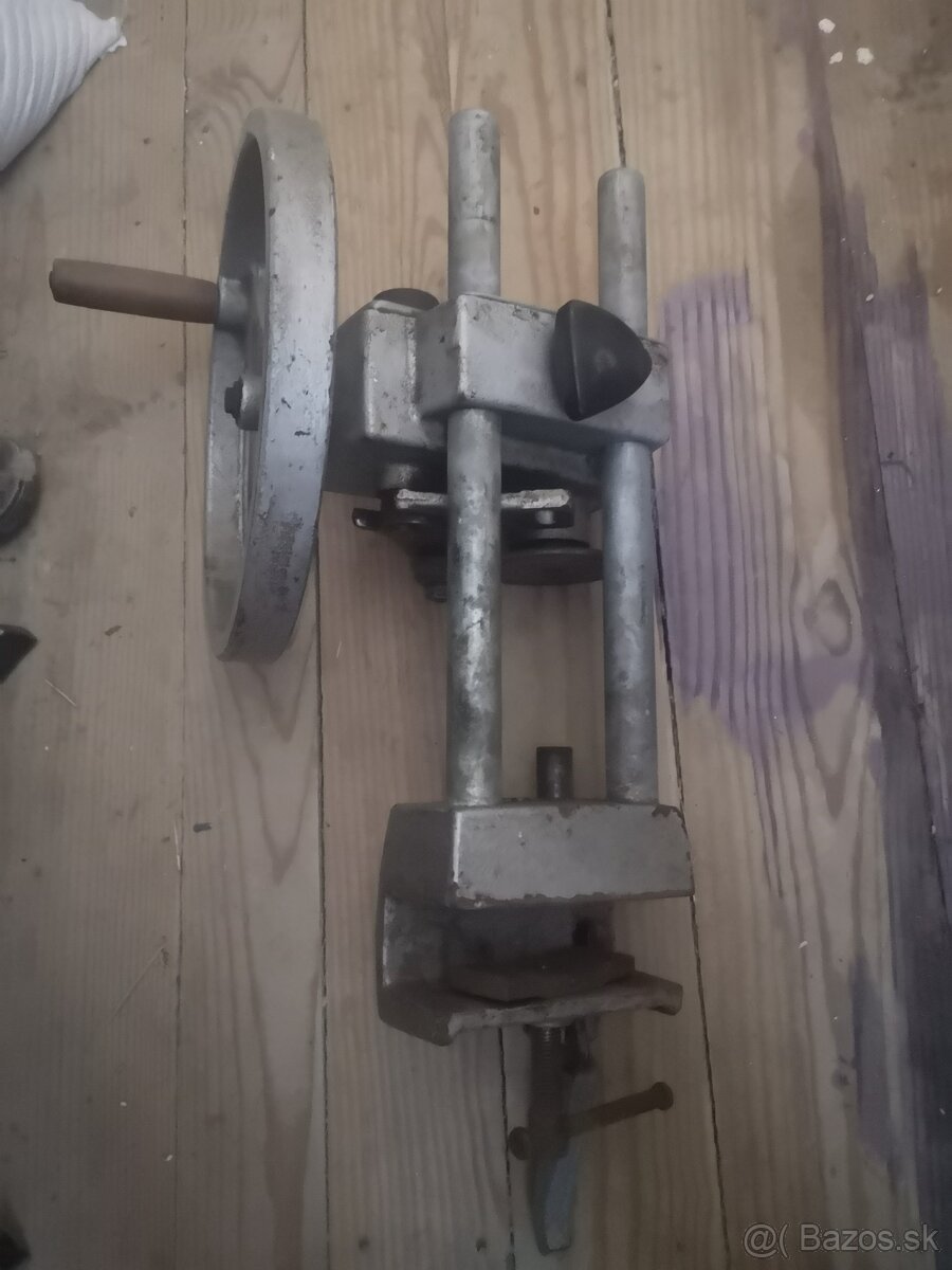 Zatvárač a otvárač na konzervi - 5