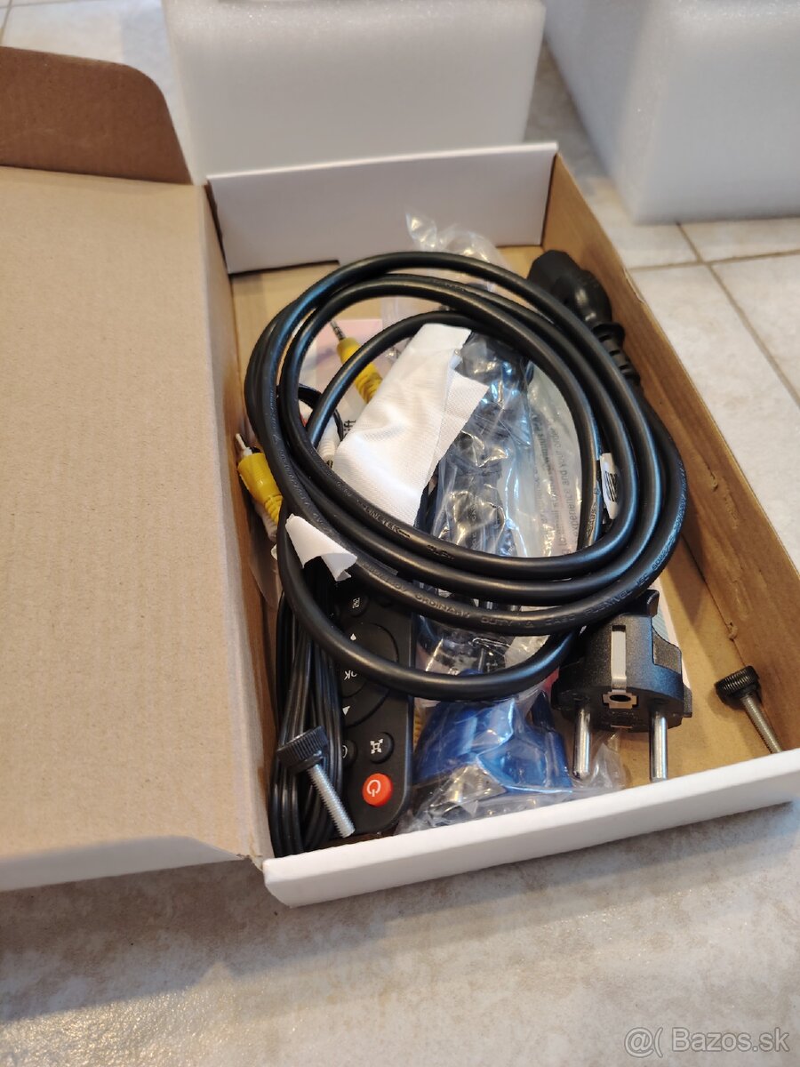 Predám LED projektor - 5