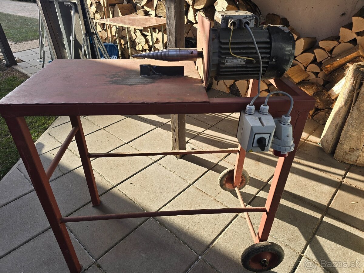 Kužeľová štiepačka dreva - 5