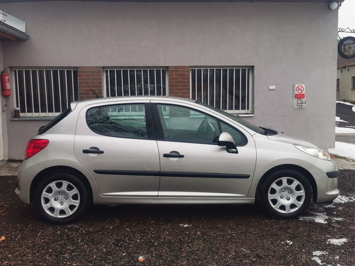 Peugeot 207 1.4 HDi – Sadnúť a jazdiť - 5