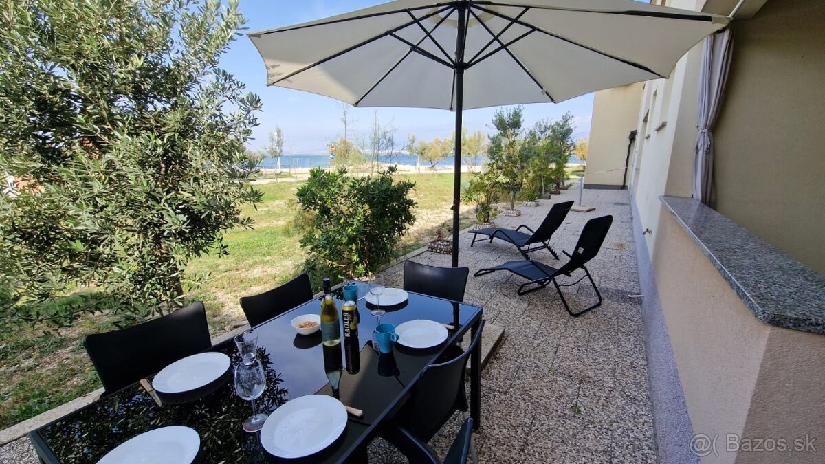 Chorvátsko pekný dvojspálňový apartmán prvý rad pri mori - 5