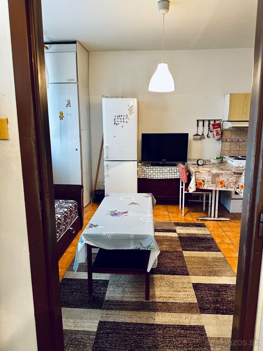 Na predaj 2-izbový byt s balkónom vo Vrábľoch – sídlisko Luk - 5