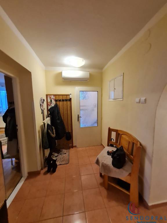 REZERVOVANÉ Predáme 4.izb RD pozemok 734m - 5