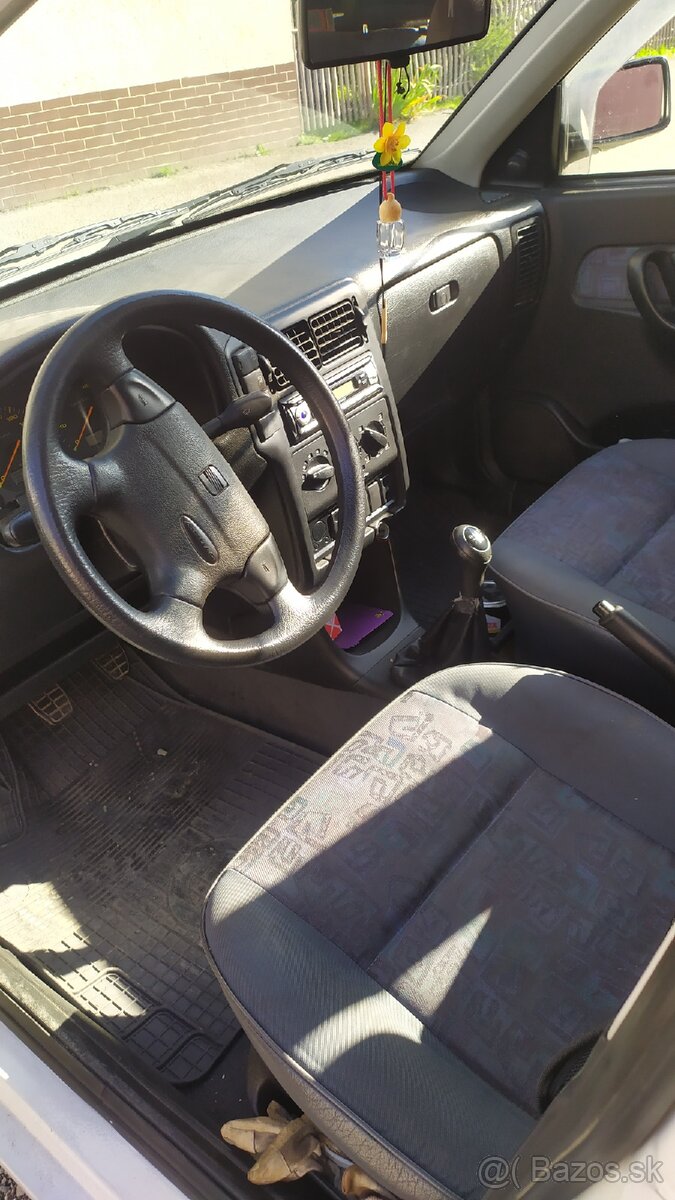 SEAT IBIZA II (6K1) • 1.4 i • 44 kW - 5