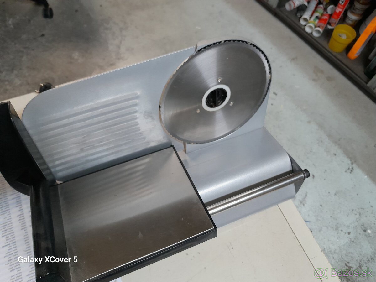 Predám elektrický krájač Tarrington House FS1500M - 5