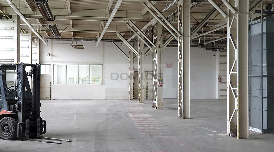 Výrob.- sklad areál (haly + pozemok, kancel., parking, KE-J) - 5