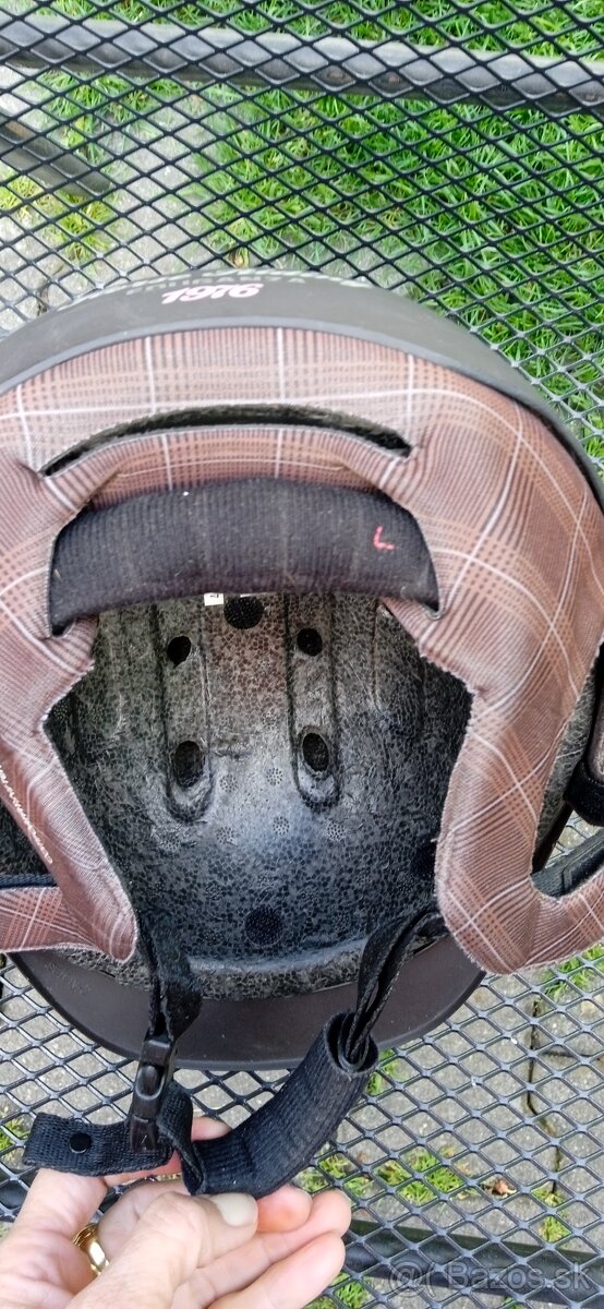 Jazdecka prilba velkosť L ------------------20 eur - 5