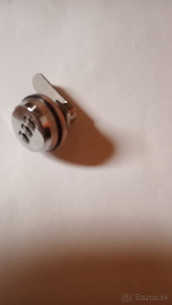 Zámok univerzálny - 5