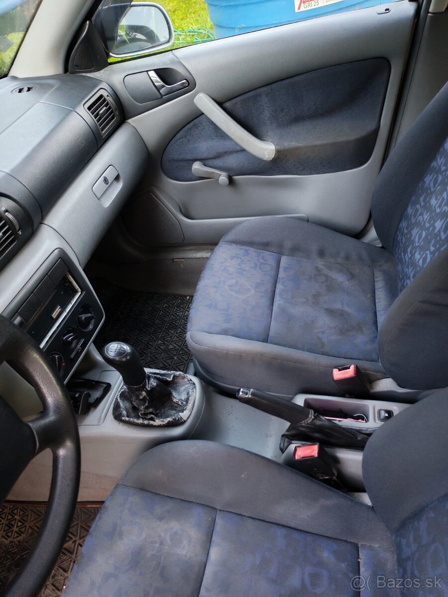 Octavia 1 1,6 74 KW - 5