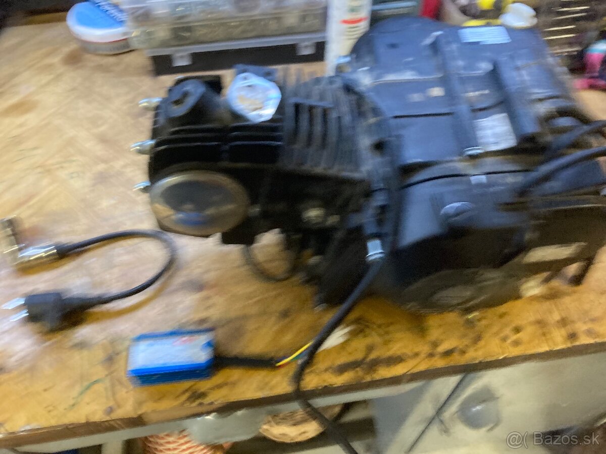 Motor na pitbike 125