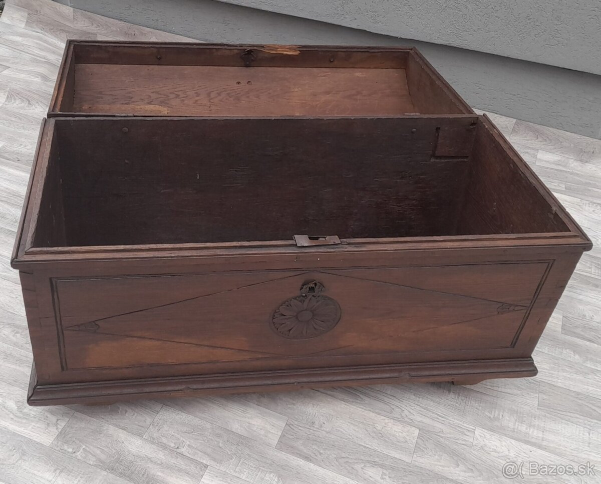 Truhlica dubová z roku 1812 . - 5