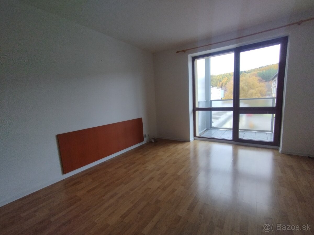 Predaj 2-izbový byt 52 m2 s lodžiou - Liptovský Mikuláš - 5