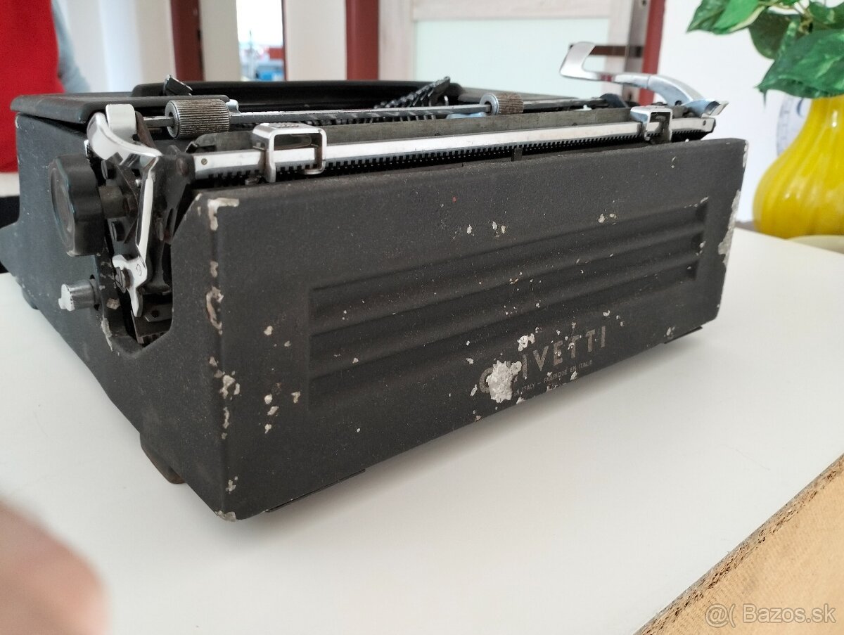 Pisaci stroj Olivetti studio 42 - 5