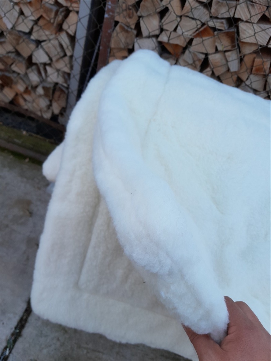 Predám vankuš a paplony s ovčej vlny - 5
