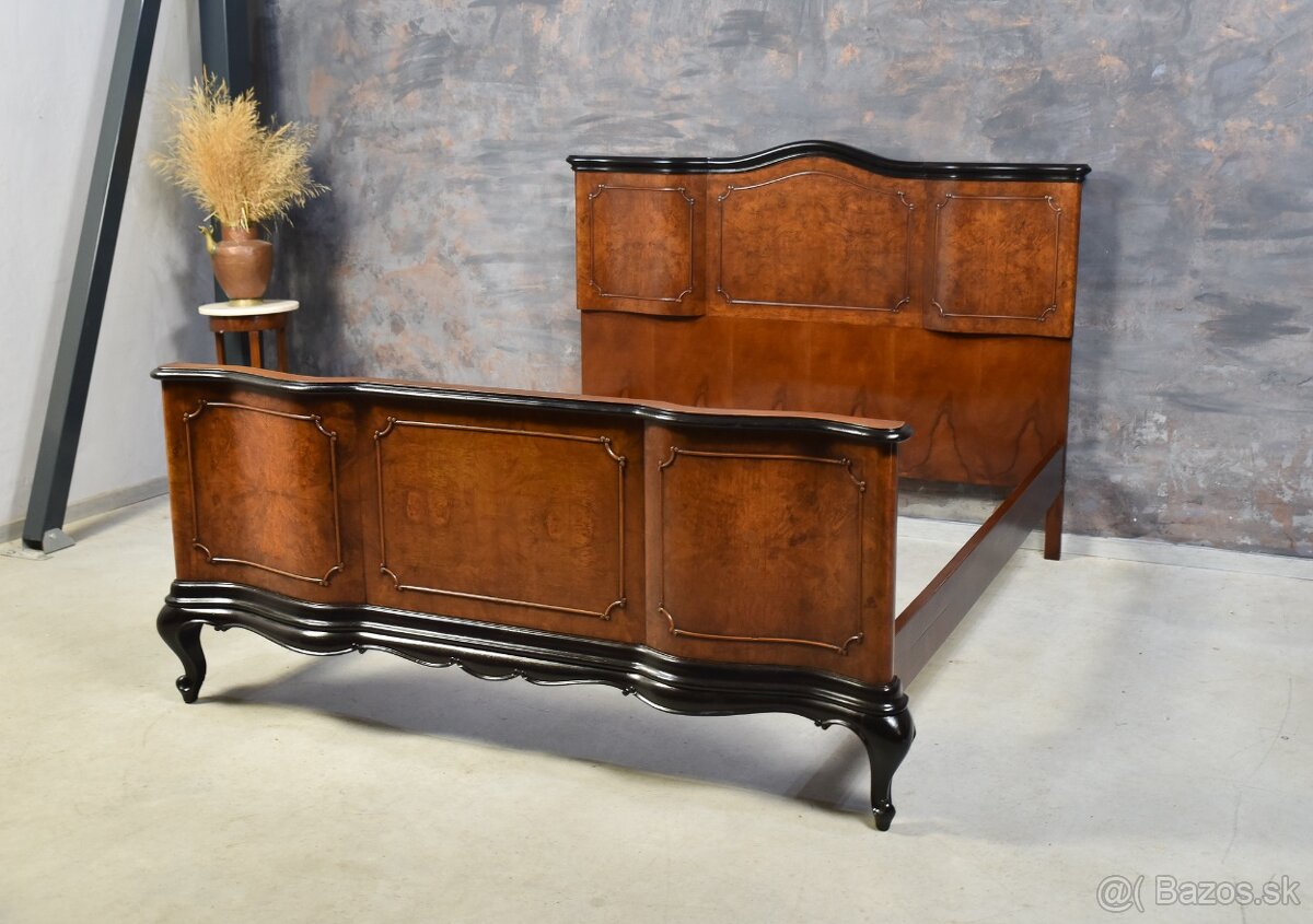 POSTEL Z ORECHOVÉHO DREVA - 5