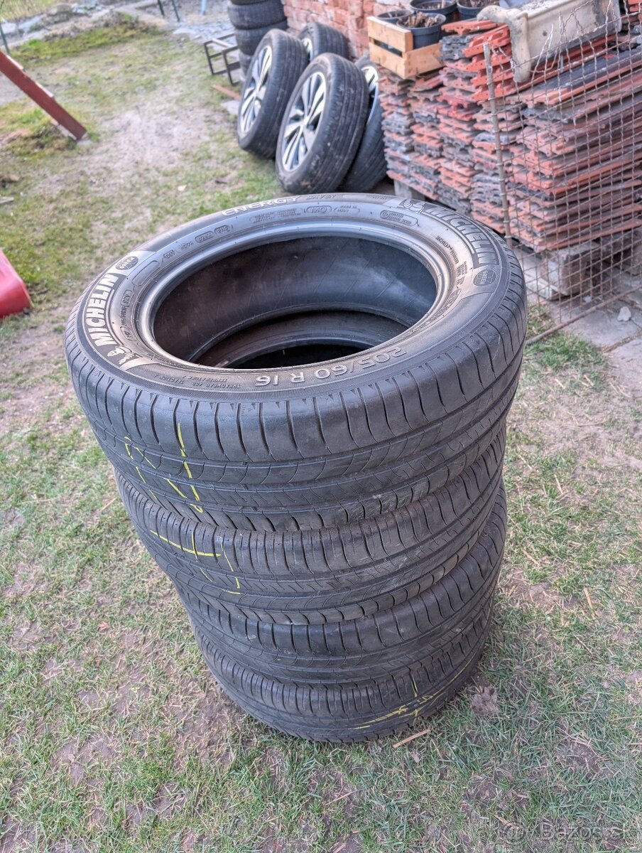 205/60r16 - 5