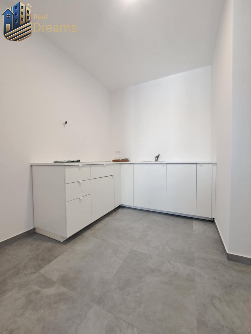 SKOLAUDOVANÉ Posledné voľné obchodné priestory na predaj v - 5