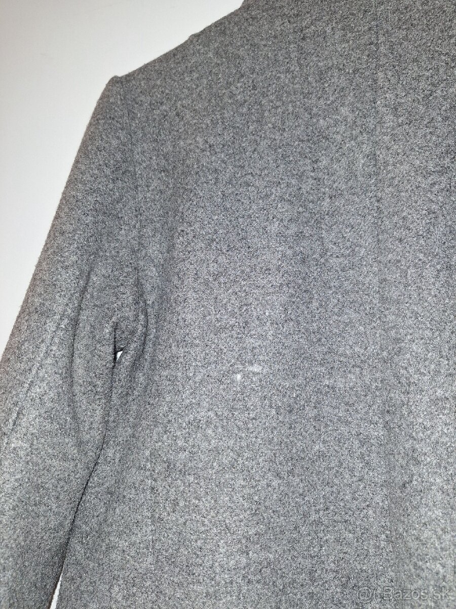 Sivý kabát - 5