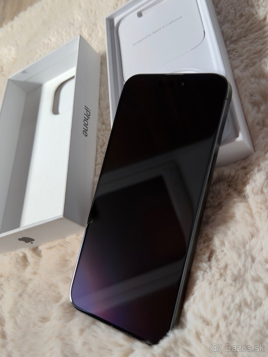 iPhone 15 Pro Max- Čierny titán - 5