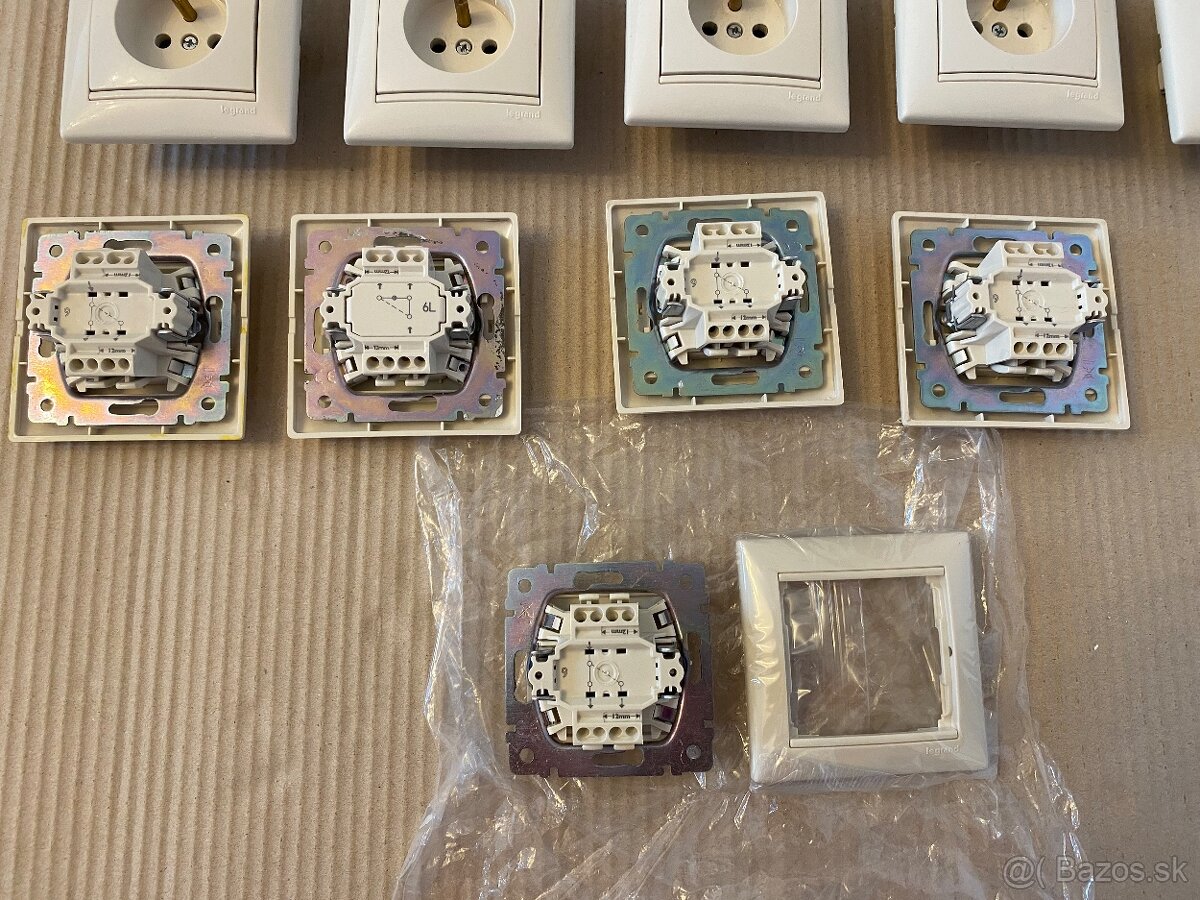 Zásuvky a vypínače Legrand Valena - 5