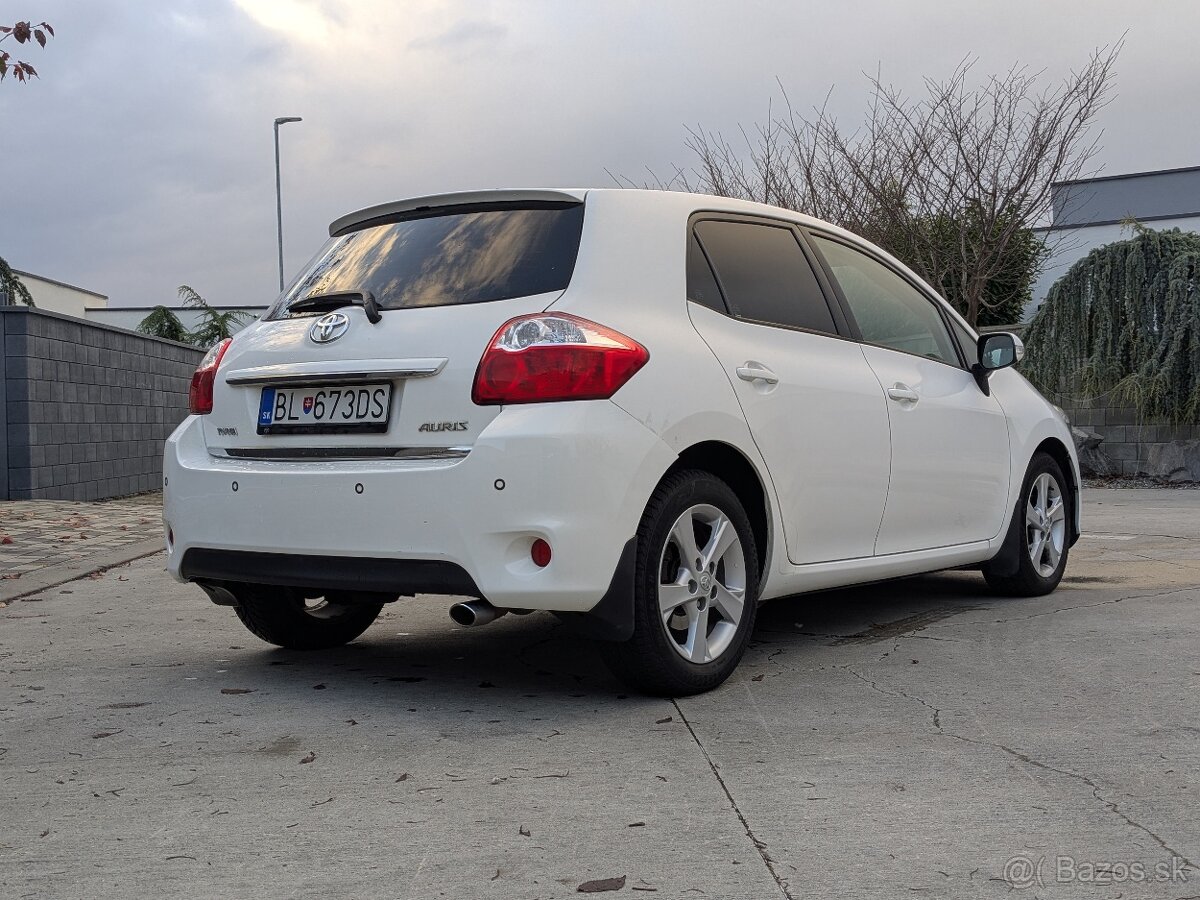 Toyota Auris 1.6 - 5