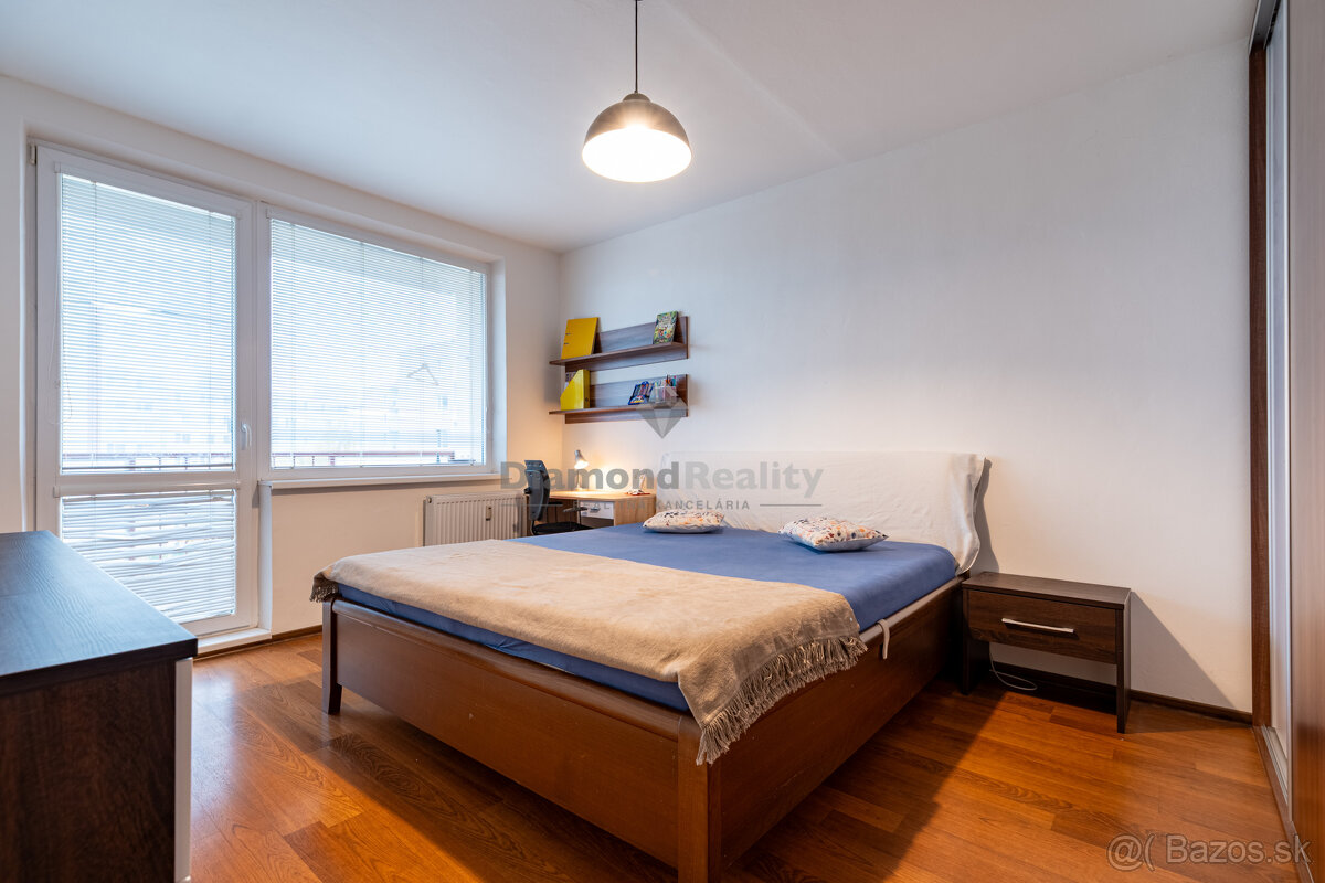 NA PREDAJ KRÁSNY 3 IZBOVÝ BYT S VÝHĽADOM NA MESTO | 64m2 + L - 5