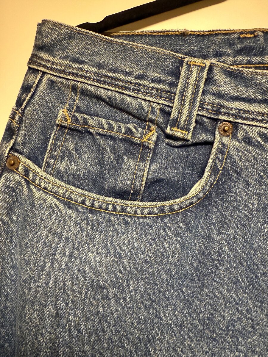 Calvin Klein - Giant Jeans - 5