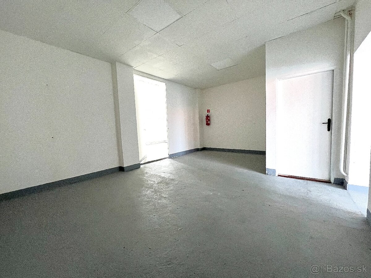 Obchodné - skladové priestory - 210 m2 - 5