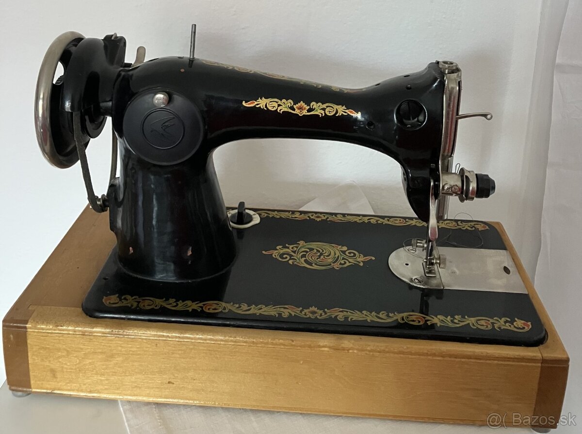 Starožitný mechanický šijací stroj(ručný pohon/ - 5